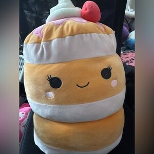 Plush Stack Dessert Pillow - Smiling Cream & Pink Accent